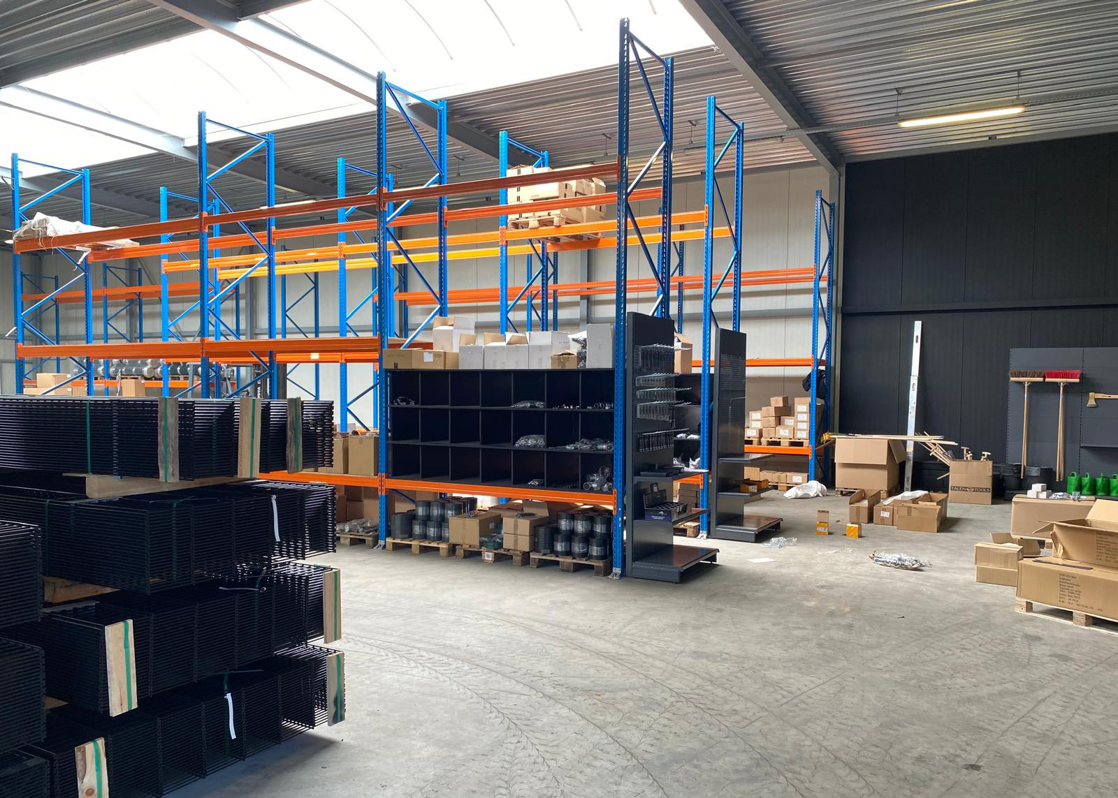 FILIAAL ELST GAAT BIJNA OPEN